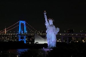 お台場 自由の女神像ライトアップされました 9 21 月 お台場海浜公園 イベント一覧 株式会社ゆりかもめ